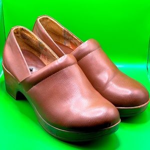 b.o.c Born Brown Leather Slip-on Clogs Women's Shoes US size 9.5